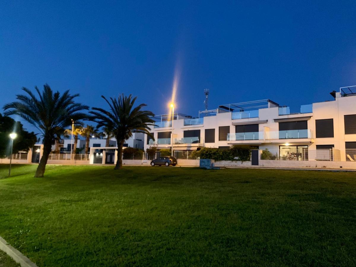 Punta Prima Villa 3 Bedrooms And Solarium Sea View Torrevieja Eksteriør billede